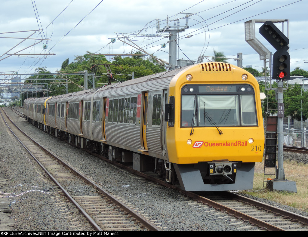 Arriving to Cannon Hill Station